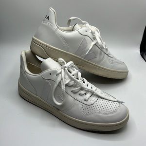 Veja V10 Bastille Flat Sneaker